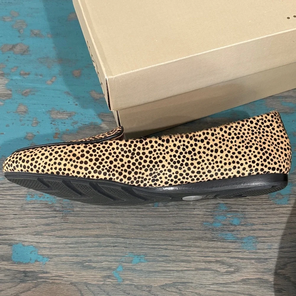 NEW IN BOX me too Leopard-Print Slip-On Calf Hair Flats in Tan and Black-10 - Picture 5 of 11